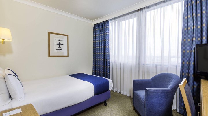 Holiday Inn London Heathrow Ariel
