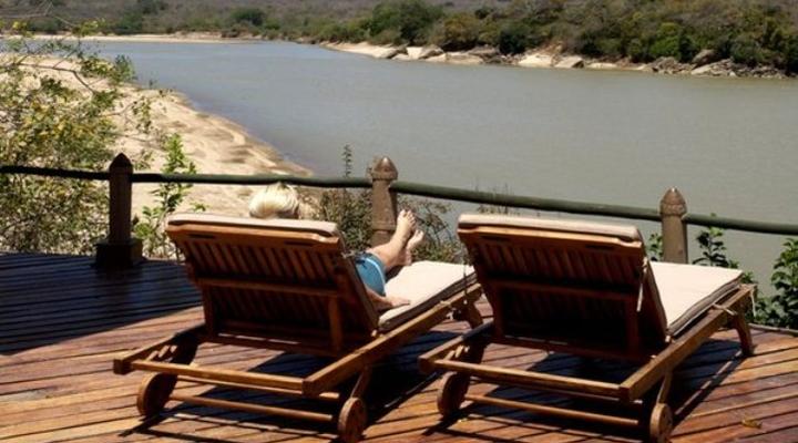 Serena Mivumo River Lodge