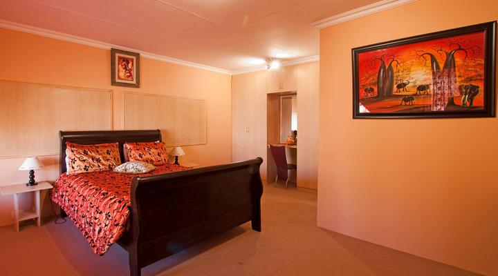 Sarabi Country Lodge and Guest House