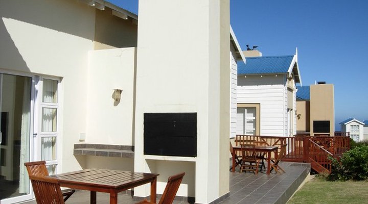 Pinnacle Point Beach and Golf Resort Lodge