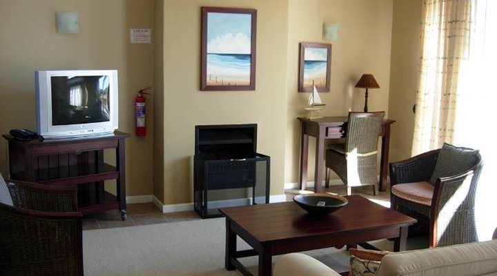 Pinnacle Point Beach and Golf Resort Lodge