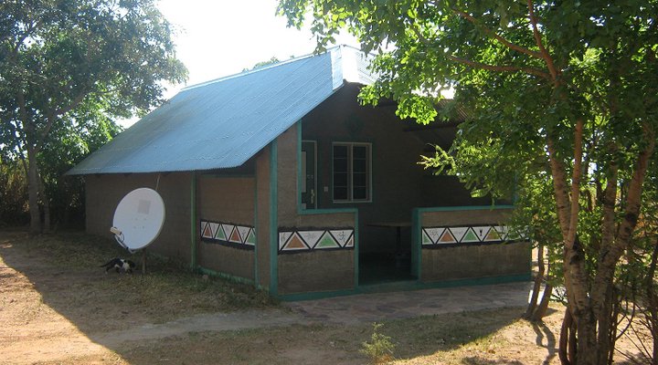 Bayama's Lodge, Pub & Grill