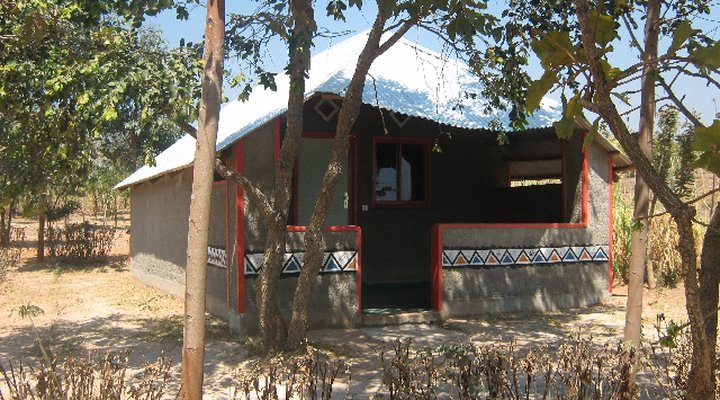 Bayama's Lodge, Pub & Grill