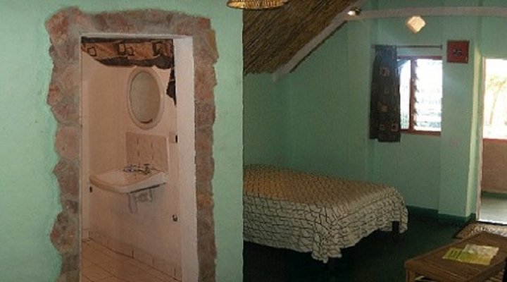 Bayama's Lodge, Pub & Grill