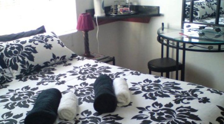 Twin Palms Guest House