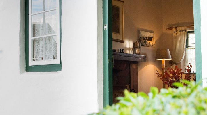 B's Cottage- Stanford