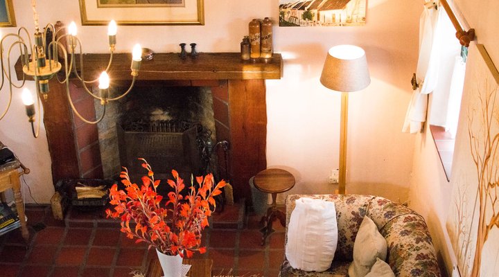 B's Cottage- Stanford