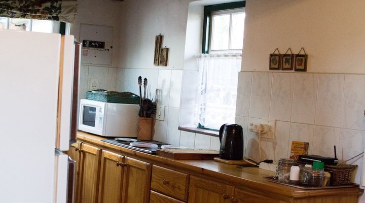 B's Cottage- Stanford