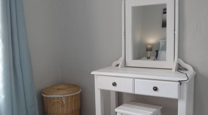 Waterside Living - Claptons Beach 16