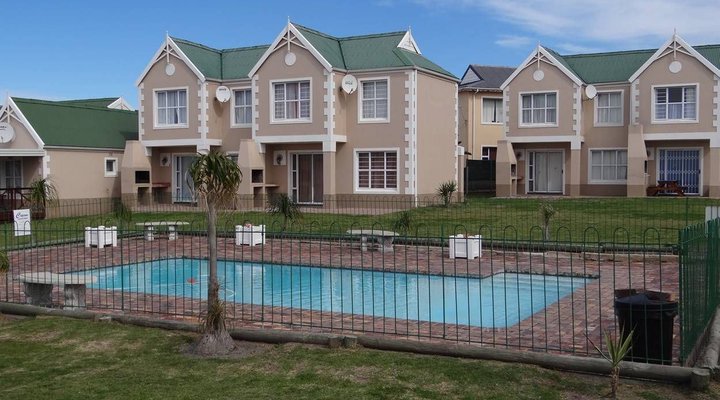 Waterside Living - Claptons Beach 16