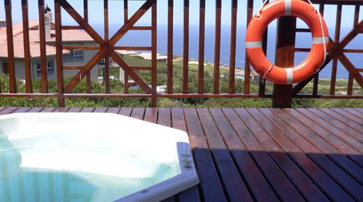 Rock Bay Lodge