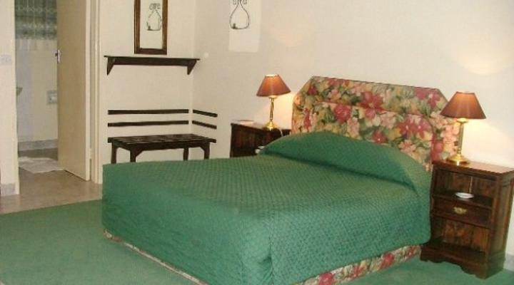 Clever’s Lake View Resort