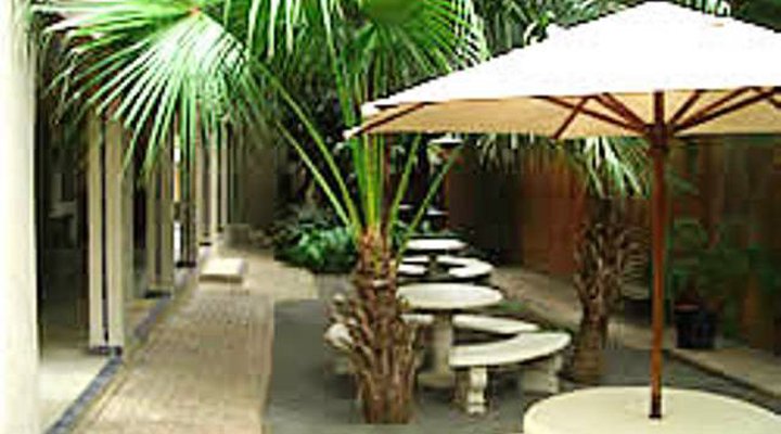 Domba Guest Lodge