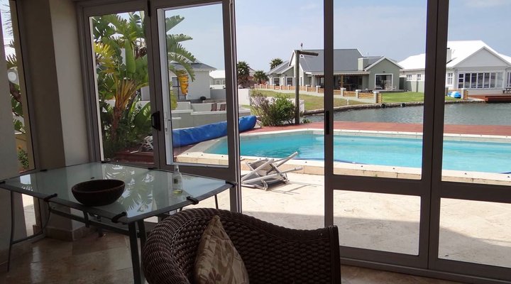 Waterside Living - Marina Martinique 1404