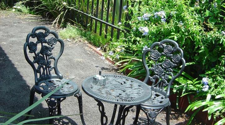 Len's Bed and Breakfast