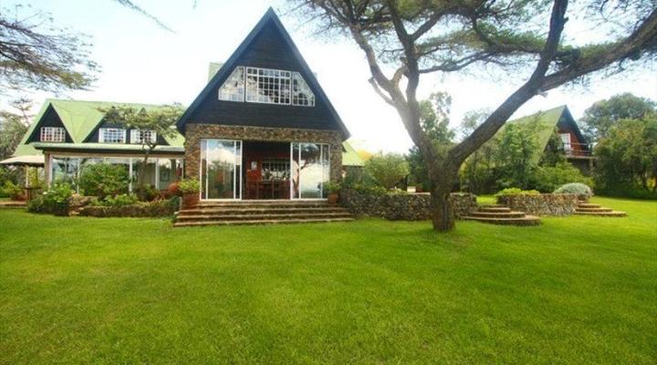 Lakai House and Cottages