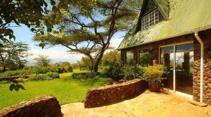 Lakai House and Cottages