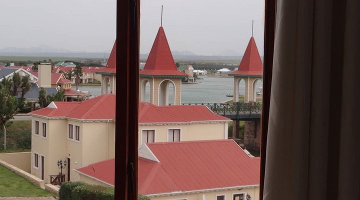 Waterside Living - Marina Sands 22