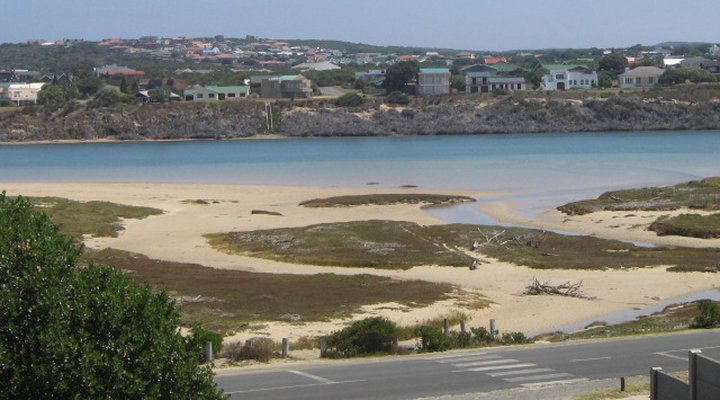 Die Ou Familie Strandhuis