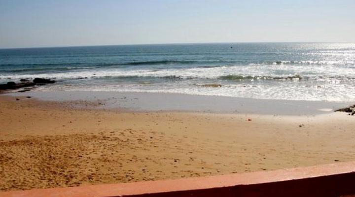 Surf N Stay Charming Beachfront Apartment