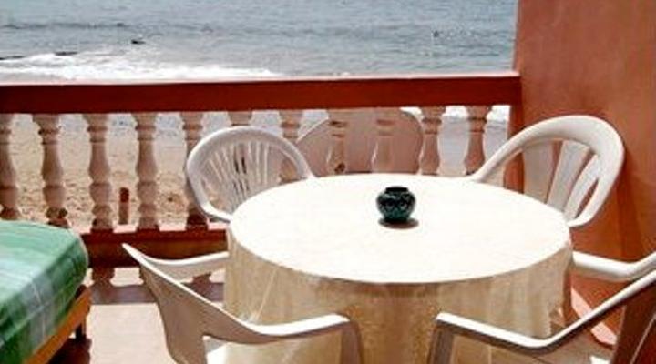 Surf N Stay Hash Bay Beachfront Apartment