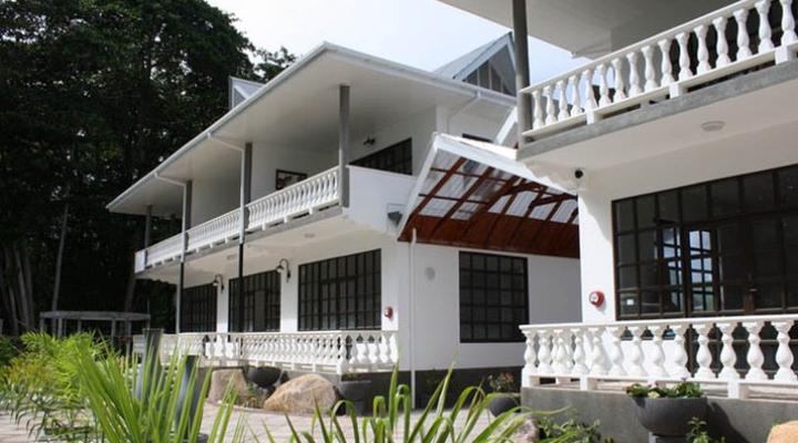 La Digue Self-catering Apartments
