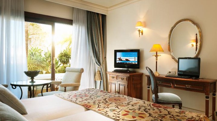 Puente Romano Beach Resort & Spa