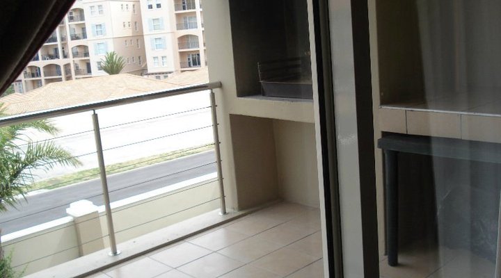 Ellis Self-catering: Estoril Villas Flat 6