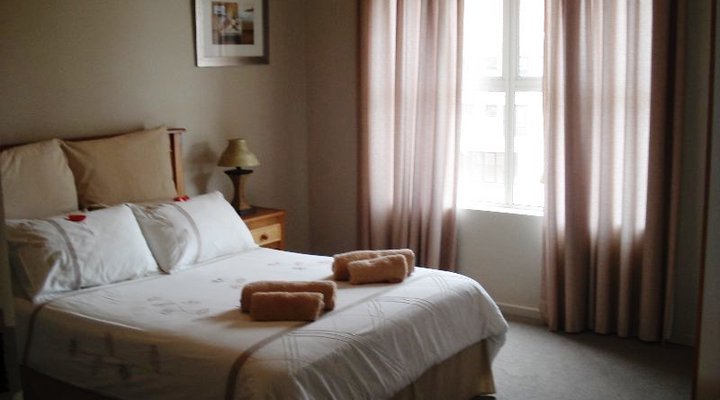 Ellis Self-catering: Estoril Villas Flat 6