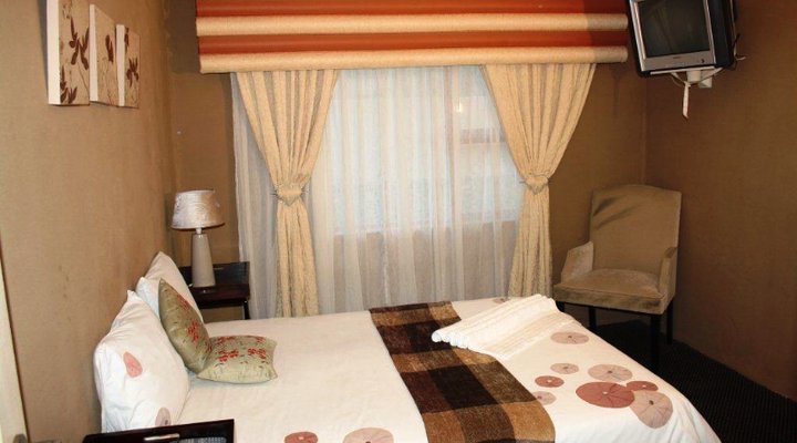 Ikamva Lodge