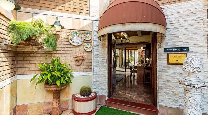 Palm Lodge Guest House