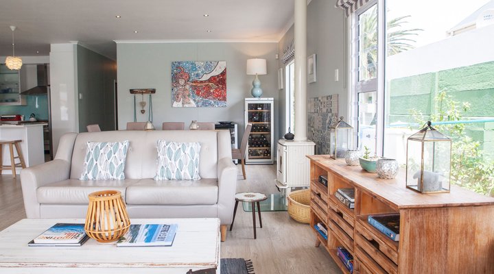 Old Kom Beach Cottage