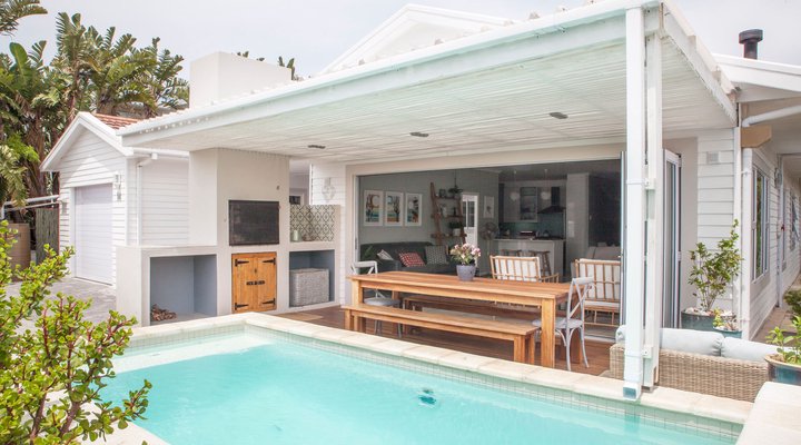 Old Kom Beach Cottage