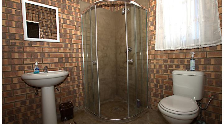 Bietjie Moeg Gastehuis