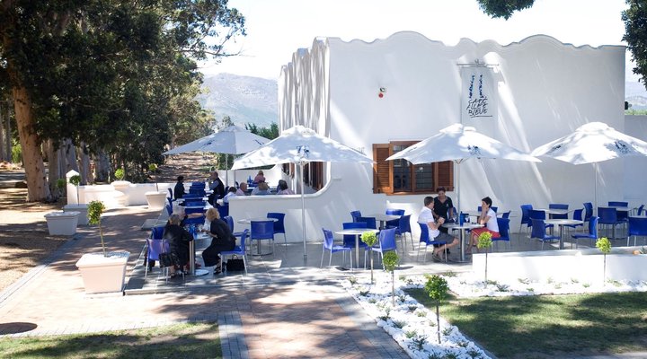 Allee Bleue Hospitality