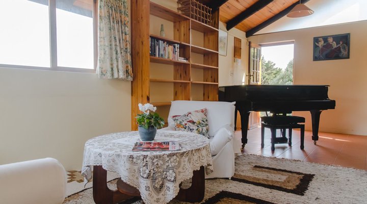 Emoyeni, The Music Room