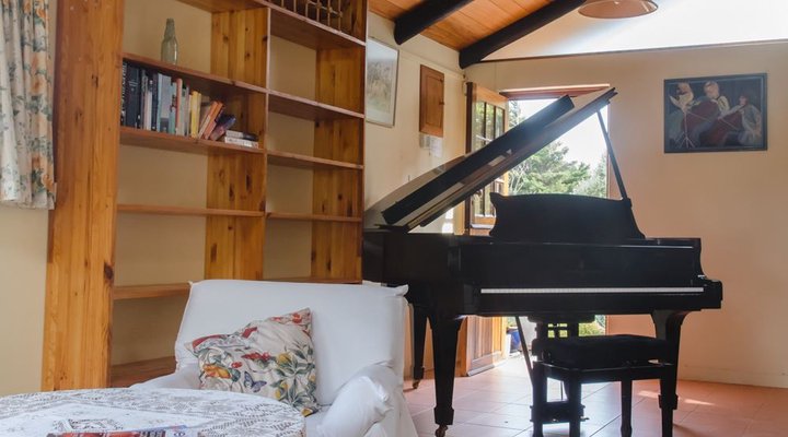 Emoyeni, The Music Room