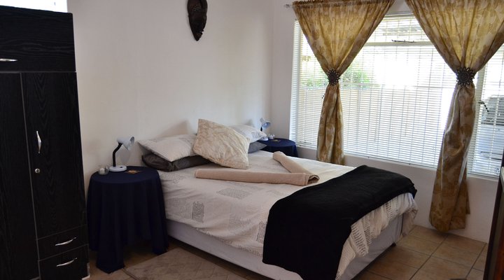 Stunning Studio Cottage with Private Garden