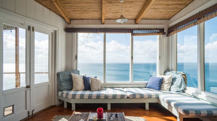 The Whale Cove Cottage