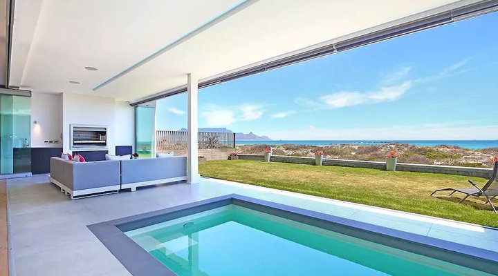 Modern Beach House With Pool & Jacuzzi