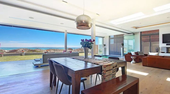 Modern Beach House With Pool & Jacuzzi