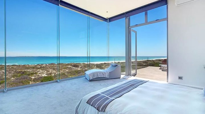 Modern Beach House With Pool & Jacuzzi