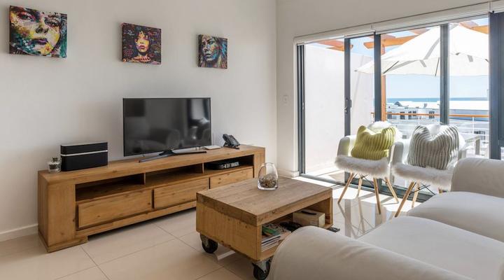 Big Bay Stunning Upmarket Apartment