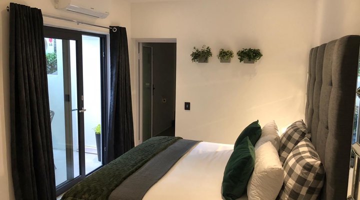 Loader Street Apartment