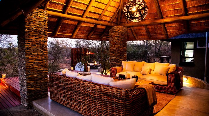 Emeveni Bush Lodge Among the Thorns