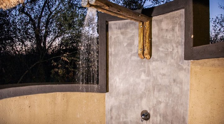 Emeveni Bush Lodge Among the Thorns