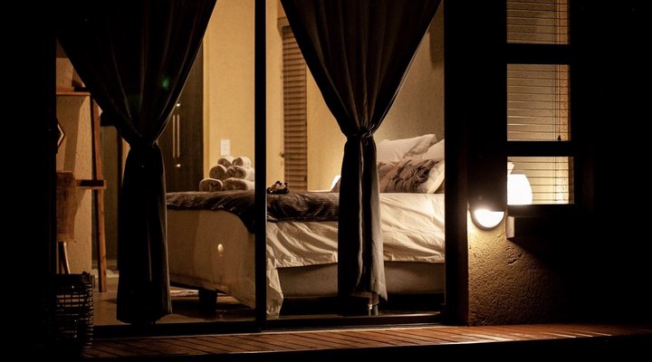 Emeveni Bush Lodge Among the Thorns