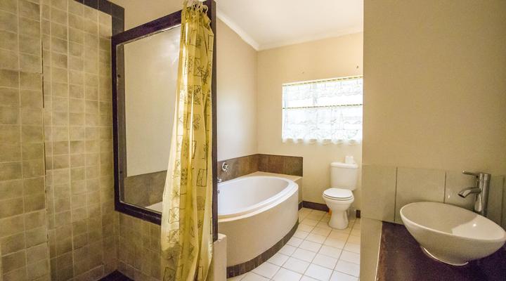 The Meadows Guest House 