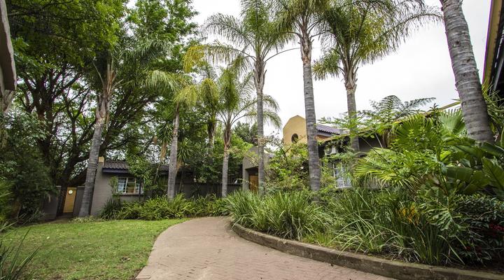 The Meadows Guest House 