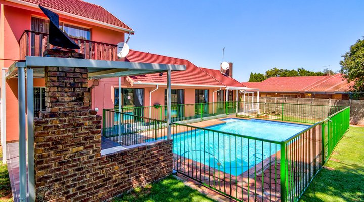 Grace Guesthouse and Tour